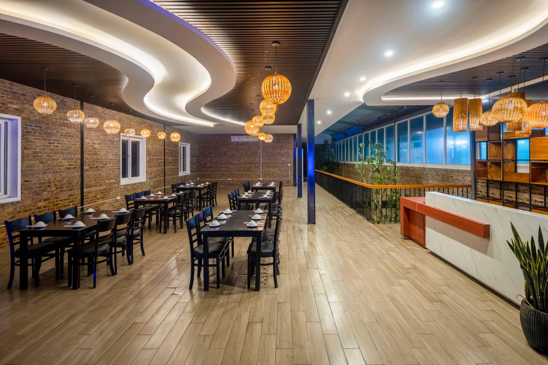 Không gian nhà hàng